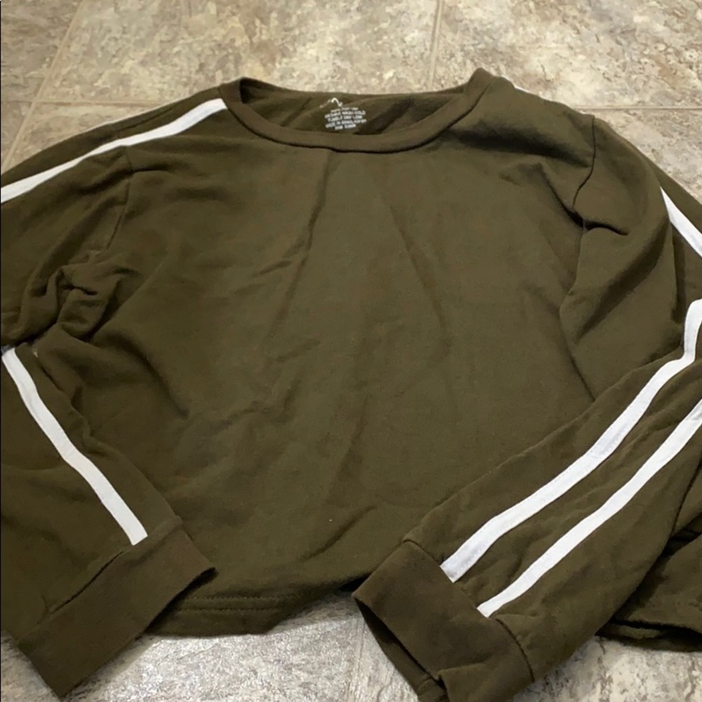 long sleeve crop top